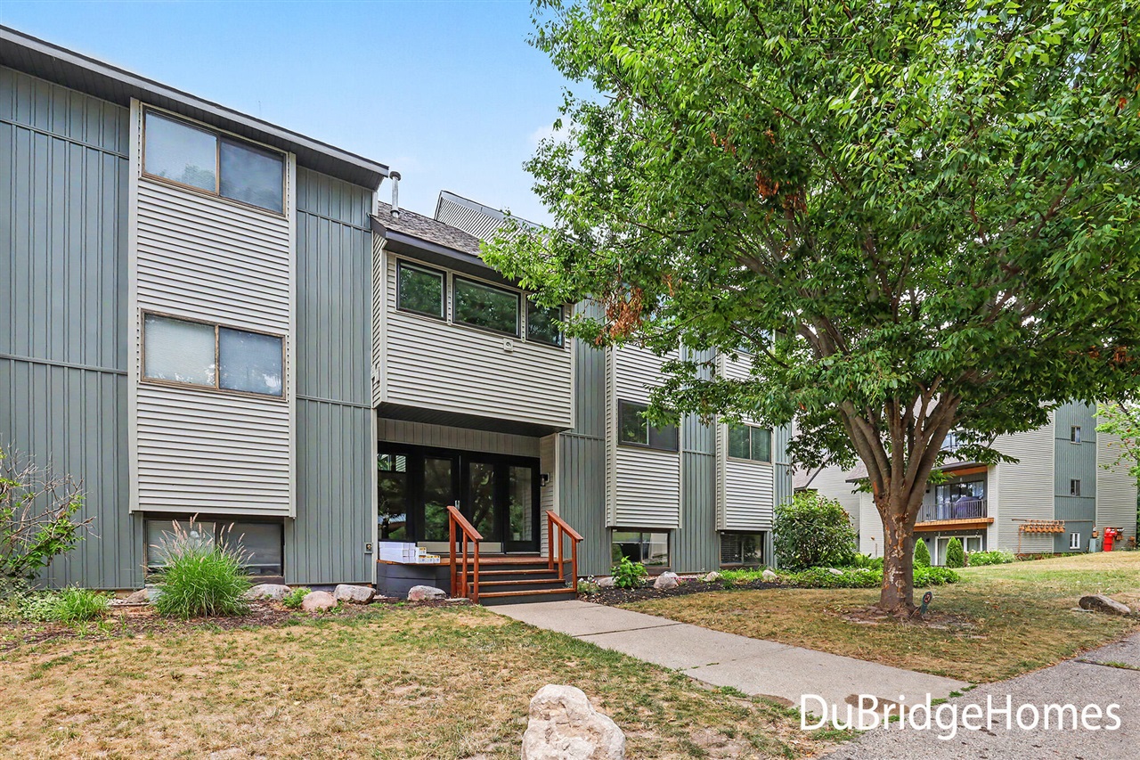 Homes for sale in Rockford, MI | 6711 Boca Vista Dr #102, Rockford, MI 49341 | MLS# 70547316