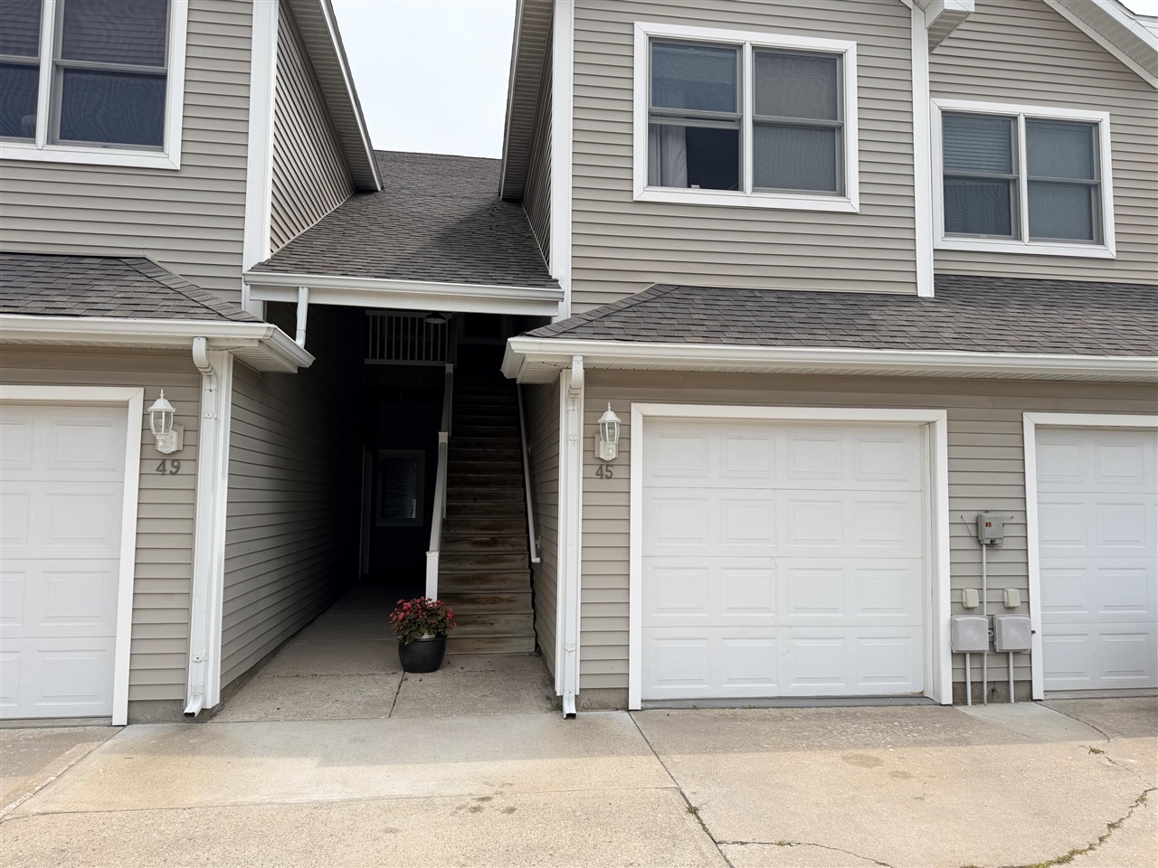 2nd image of 45 Arthur St, Manistee, MI 49660 | MLS# 70547327