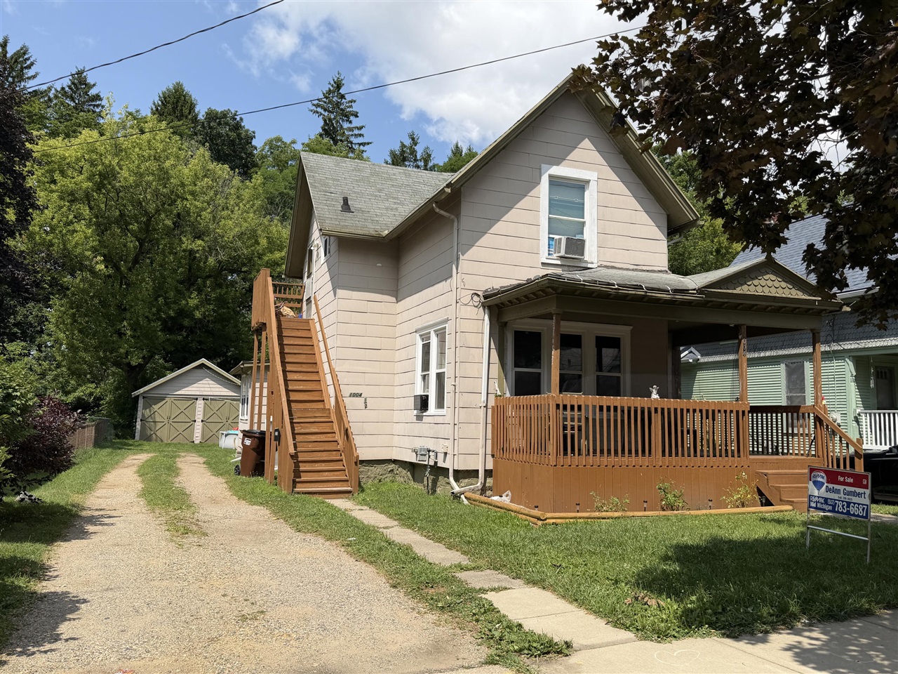1st image of 1004 S Jackson St, Jackson, MI 49203 | MLS# 70547336