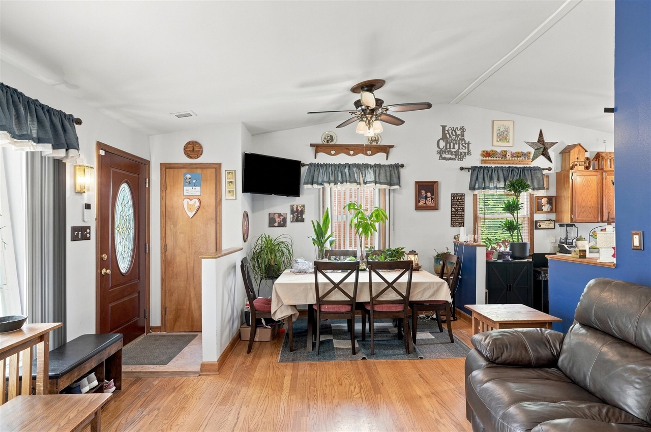5th image of 29470 Robert Dr, Livonia, MI 48150 | MLS# 70547344