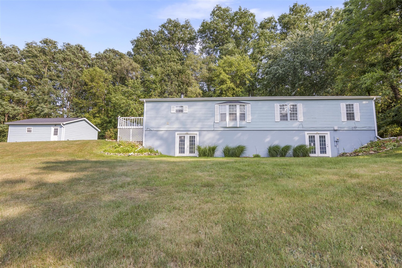 1st image of 830 Pinewood Ave, Battle Creek, MI 49014 | MLS# 70547349