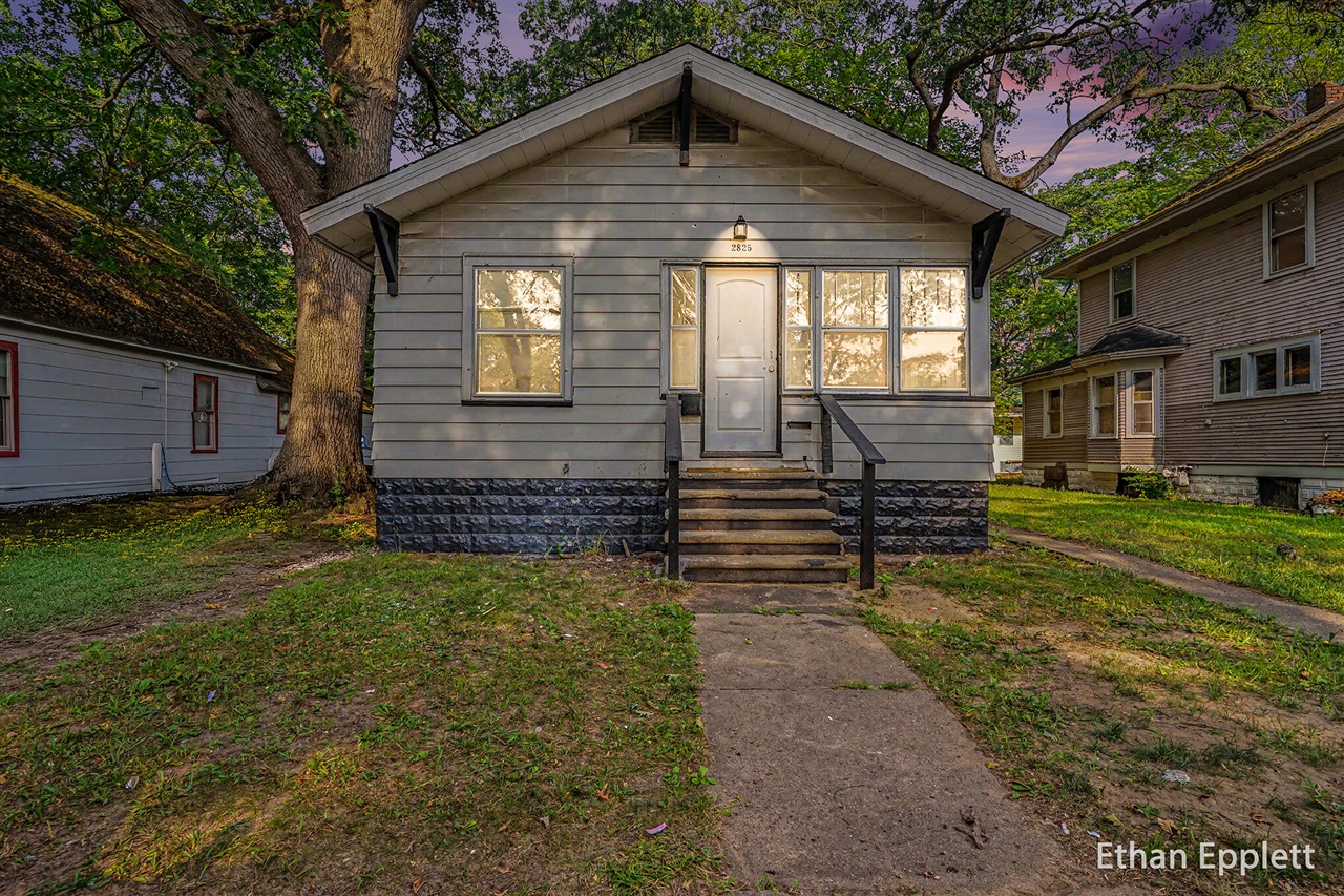 1st image of 2825 7th St, Muskegon, MI 49444 | MLS# 70547354