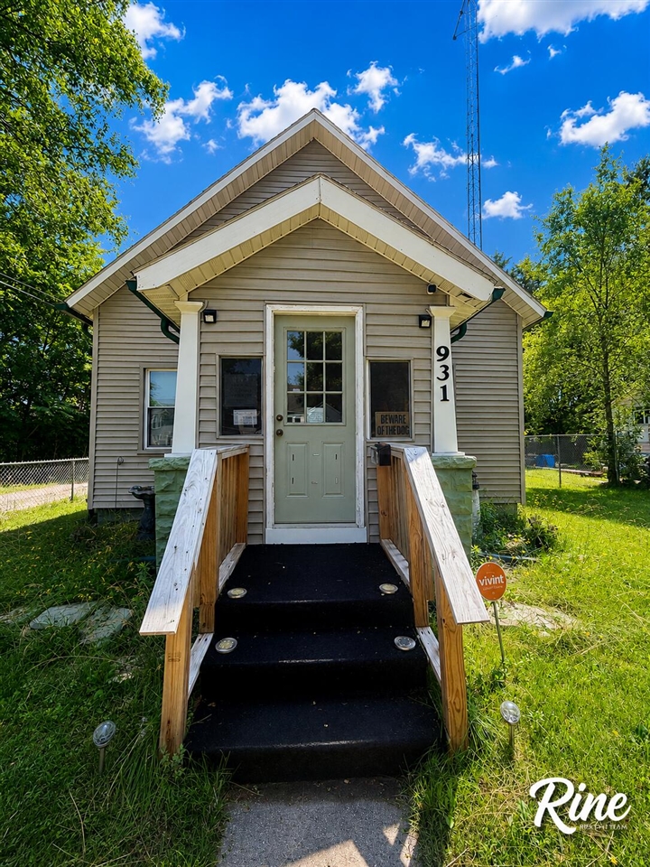 2nd image of 931 Jennings Ave, Benton Harbor, MI 49022 | MLS# 70547363