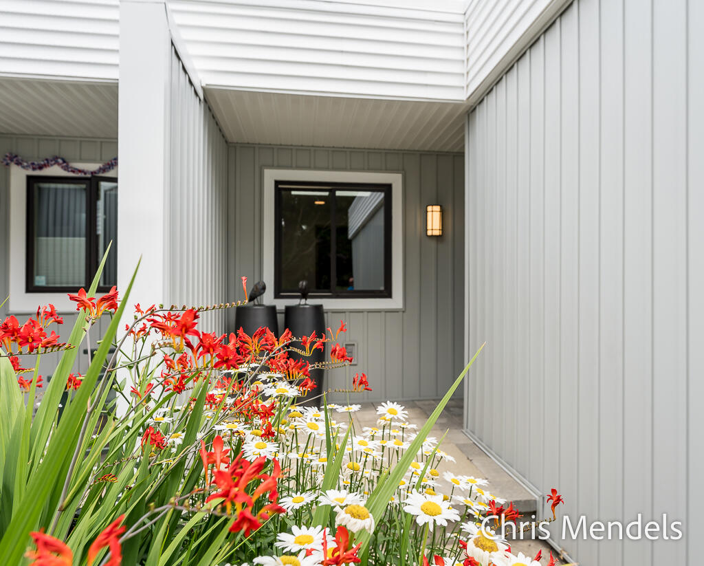 3rd image of 29 Sherman Ave, Grand Haven, MI 49417