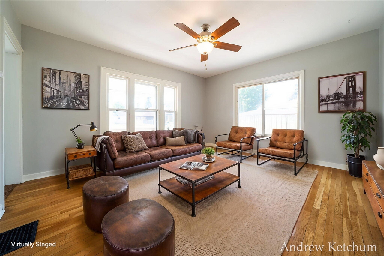 2nd image of 2402 Lamar Ave, Wyoming, MI 49519 | MLS# 70547477