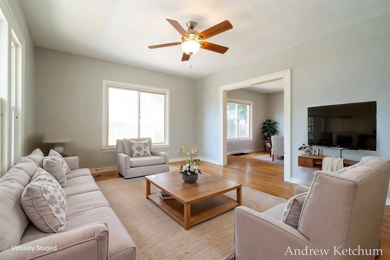 3rd image of 2402 Lamar Ave, Wyoming, MI 49519 | MLS# 70547477