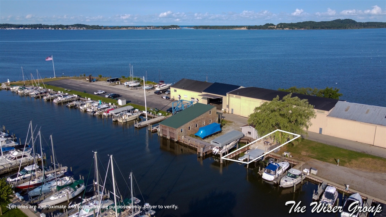 Homes for sale in Muskegon, MI | 332 Cihak St, Muskegon, MI 49445 | MLS# 70547480