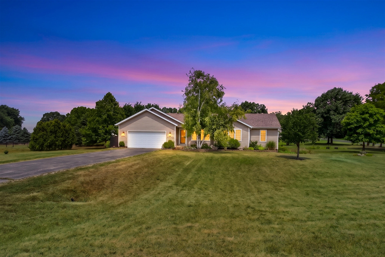 1st image of 6935 Brow Myer Dr, Rockford, MI 49341 | MLS# 70547494