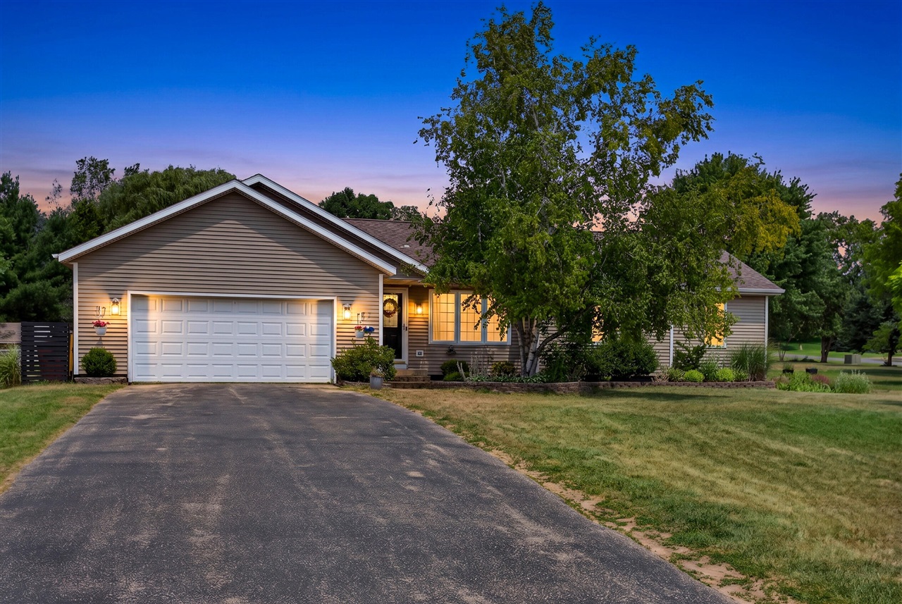 3rd image of 6935 Brow-Myer Dr, Rockford, MI 49341 | MLS# 70547494