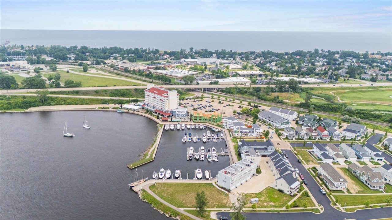 Photo 3 of Condo for sale at 852 Sailors Way, Saint Joseph, MI 49085 | MLS# 70547531 | Listing updated on 2026-10-02
