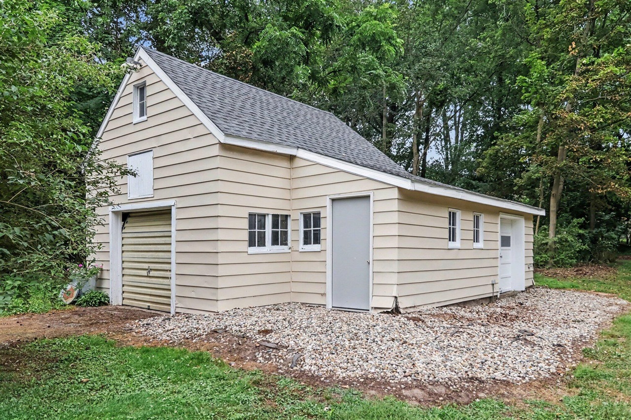 26th image of 214 W Hamilton Ln, Battle Creek, MI 49015 | MLS# 70547576