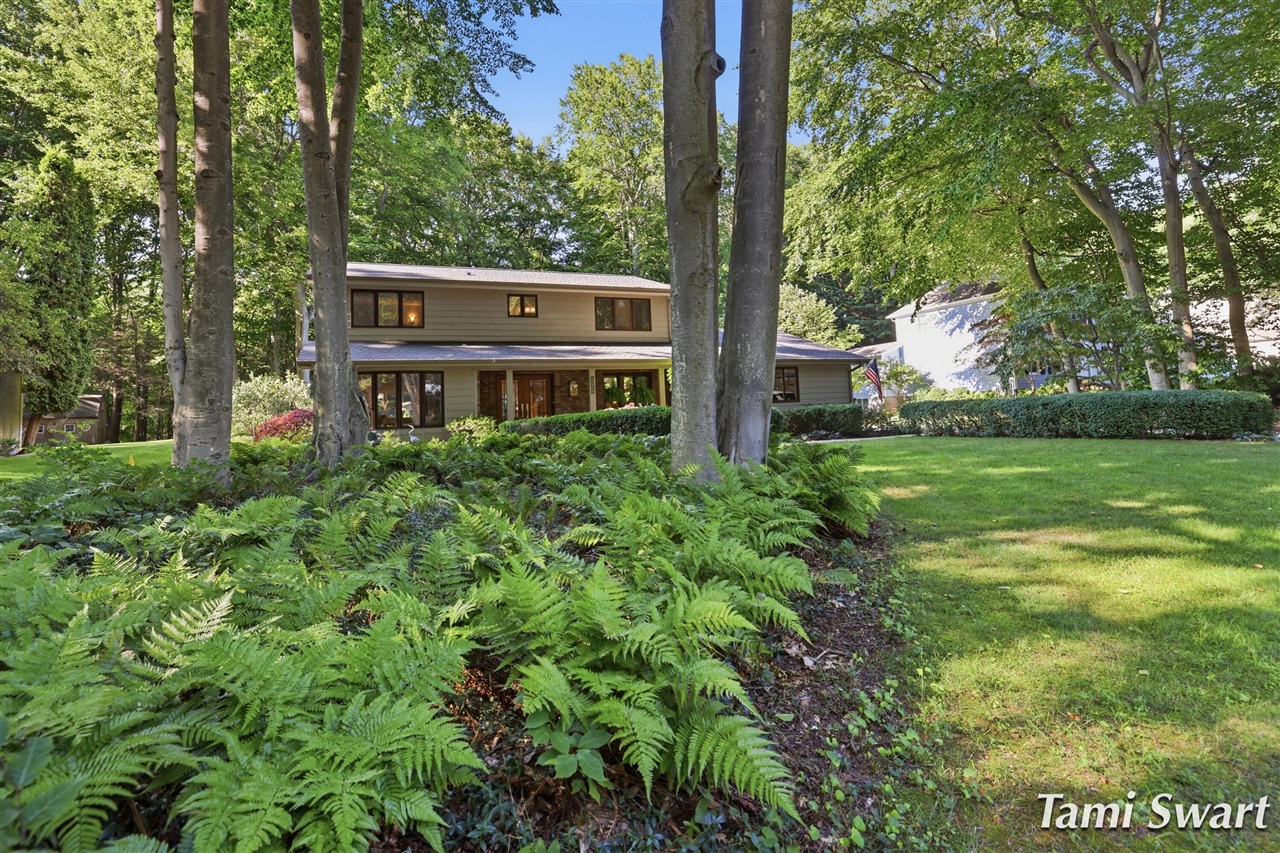 3rd image of 17565 Beech Hill Dr, Grand Haven, MI 49417 | MLS# 70547578