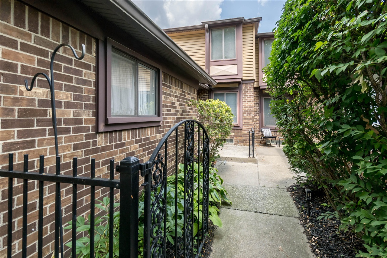 2nd image of 32143 W 12 Mile Rd, Farmington Hills, MI 48334 | MLS# 70547587