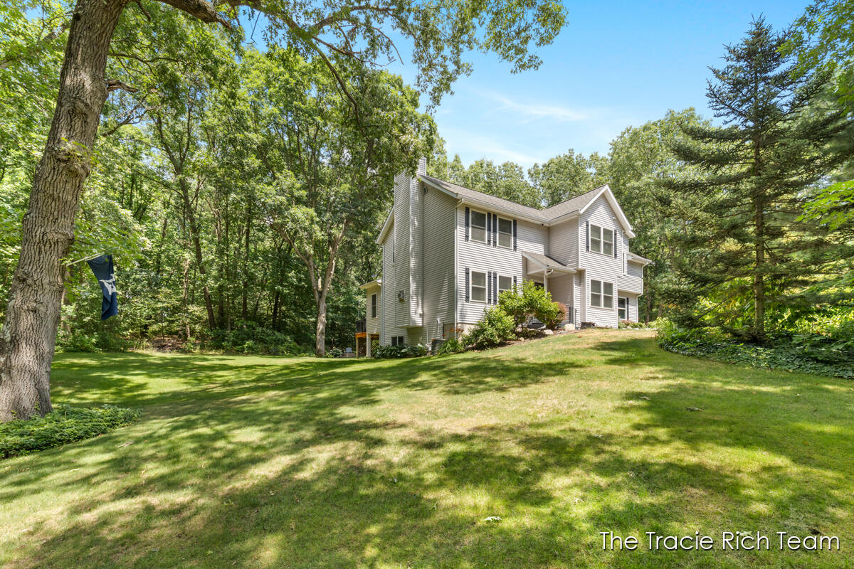2nd image of 4669 Wood Valley Ct, Rockford, MI 49341 | MLS# 70547591