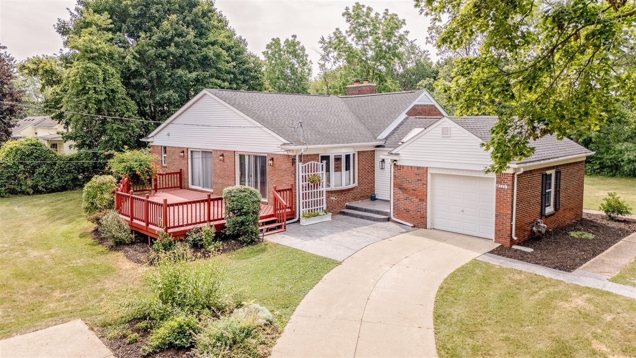 1st image of 9772 Grosse Ile Parkway, Grosse Ile, MI 48138 | MLS# 70547599