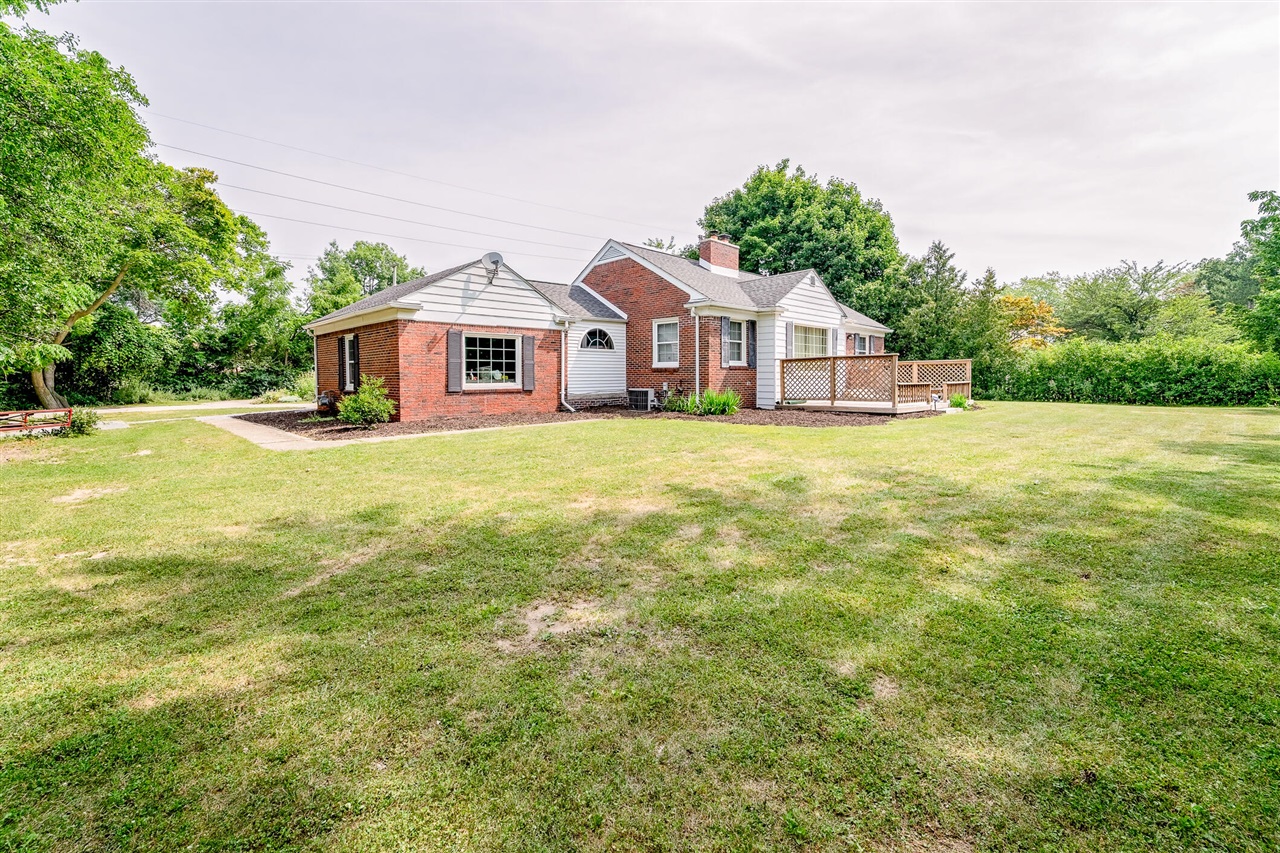 2nd image of 9772 Grosse Ile Parkway, Grosse Ile, MI 48138 | MLS# 70547599