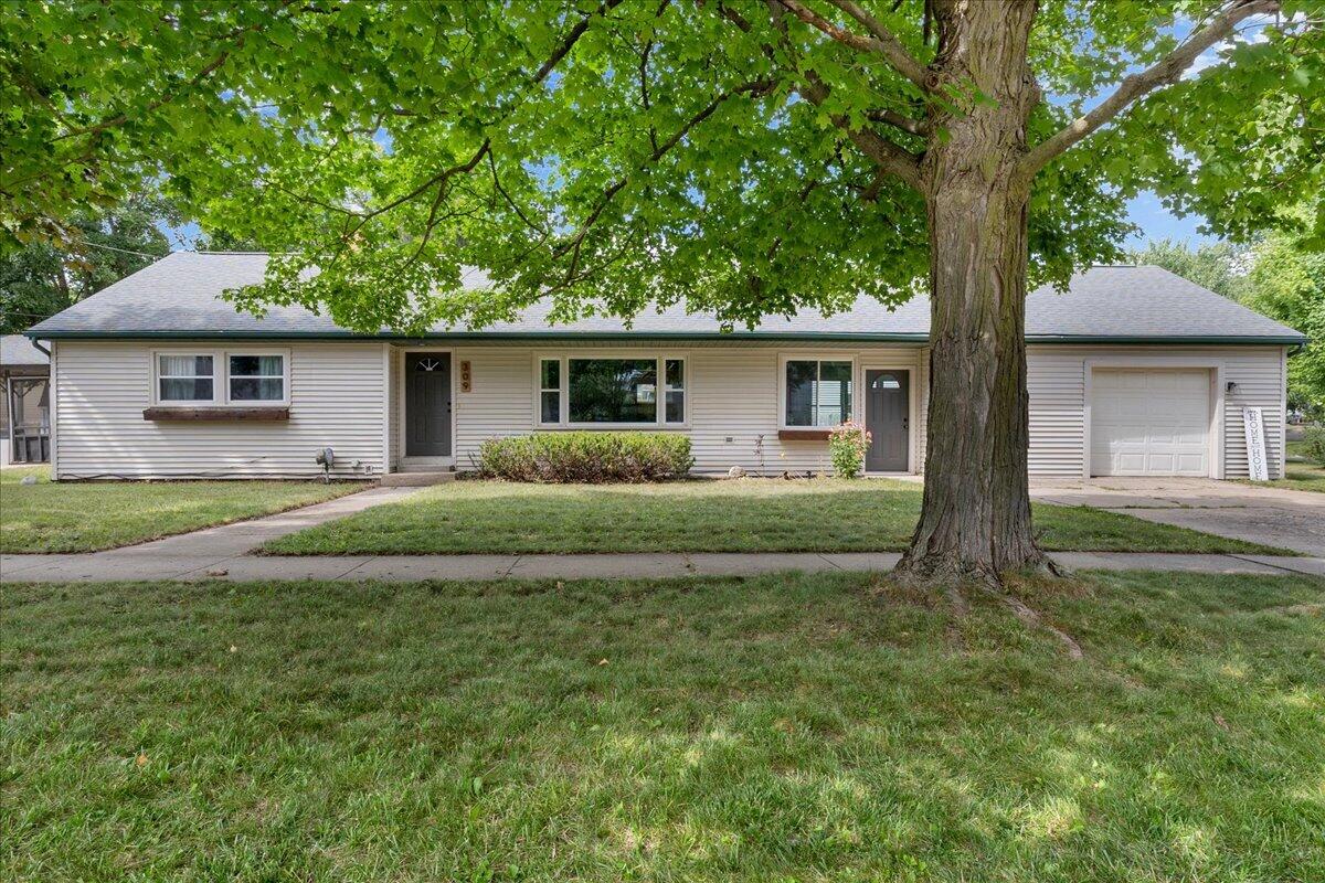 2nd image of 309 W South St, Hastings, MI 49058 | MLS# 70547608