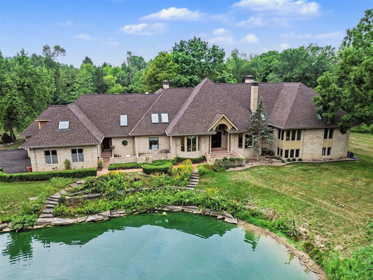 2nd image of 4911 Red Fox Run, Ann Arbor, MI 48105 | MLS# 70547609