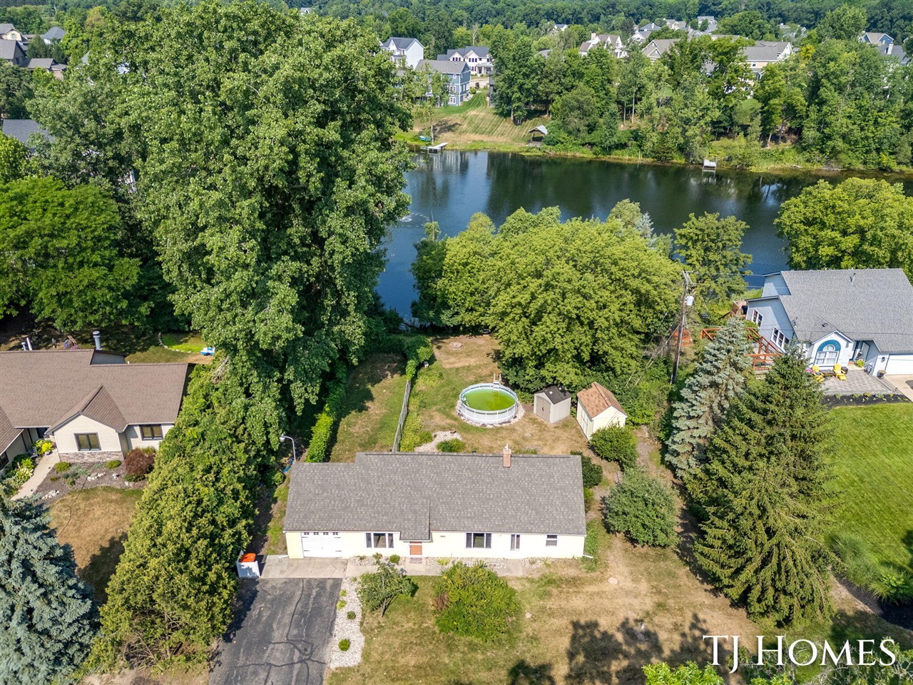 1st image of 2215 Maguire Ave, Grand Rapids, MI 49525 | MLS# 70547615