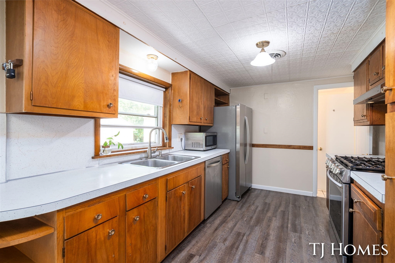 2nd image of 2215 Maguire Ave, Grand Rapids, MI 49525 | MLS# 70547615