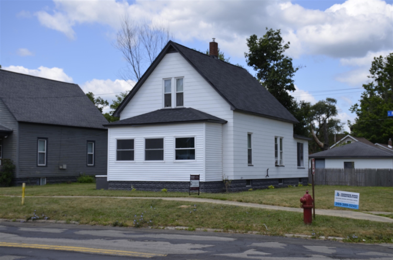 1st image of 332 E Michigan Ave, Three Rivers, MI 49093 | MLS# 70547616