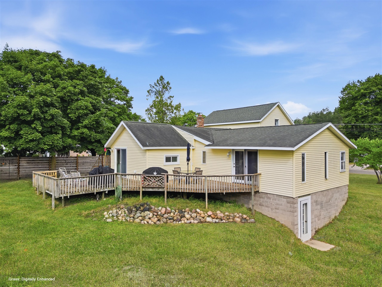 2nd image of 506 N Lincoln Ave, Lakeview, MI 48850 | MLS# 70547624