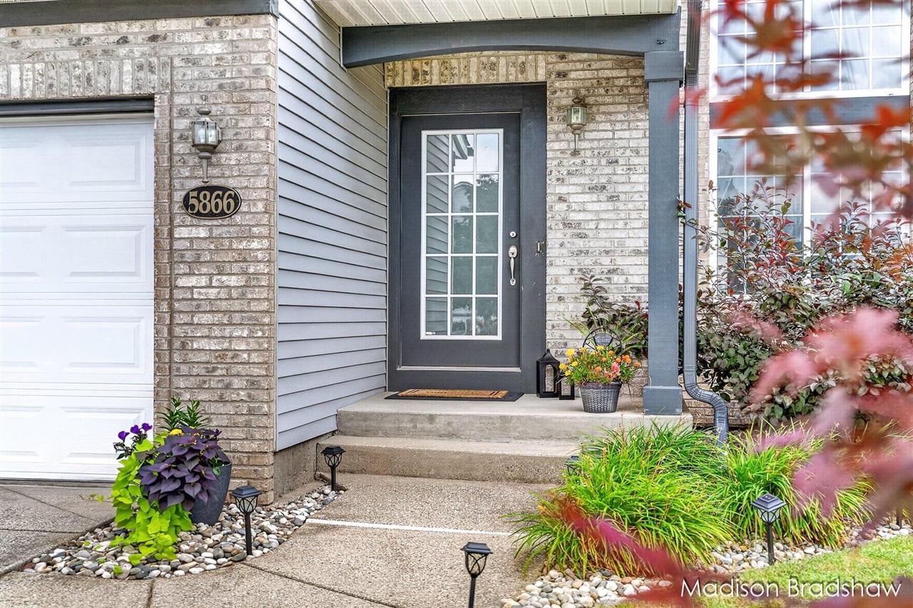 2nd image of 5866 E Grove Dr, Grand Rapids, MI 49512 | MLS# 70547628