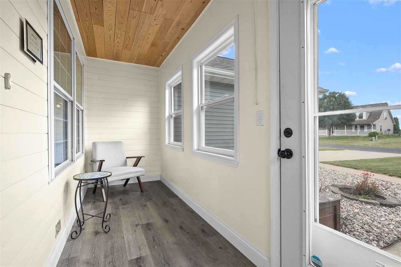 Photo 2 of Single family home for sale at 1138 Wintercherry Ln, Vicksburg, MI 49097 | MLS# 70547646 | Listing updated on 2026-09-14