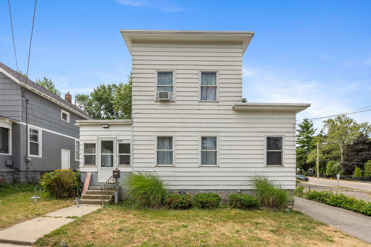 1st image of 852 Leonard St, Grand Rapids, MI 49503 | MLS# 70547650