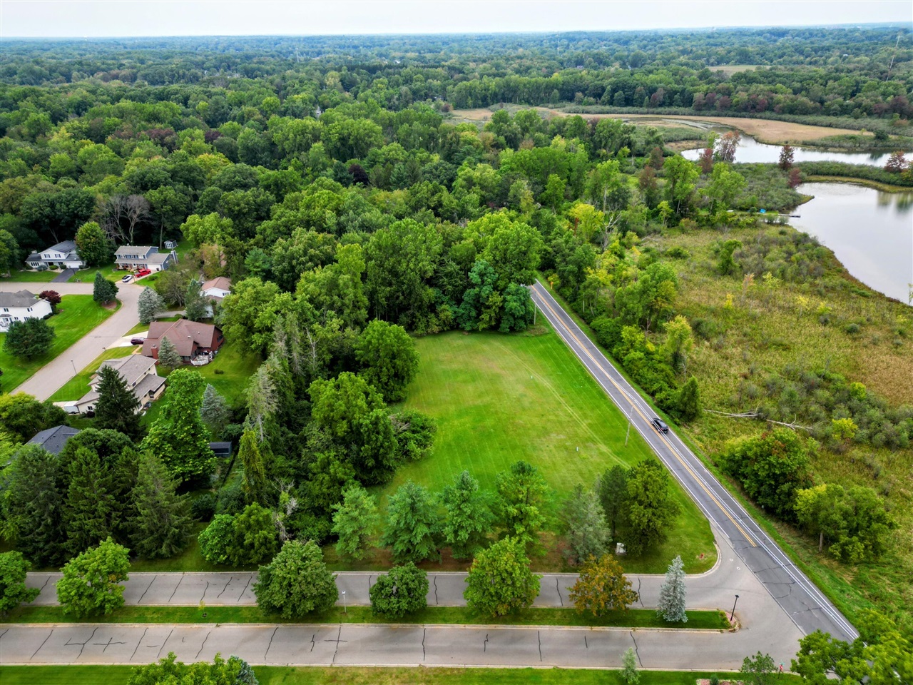 Photo 2 of Sale Pending at 5000 S Jackson Rd, Jackson, MI 49201 | MLS# 70547656 | Listing updated on 2026-09-21