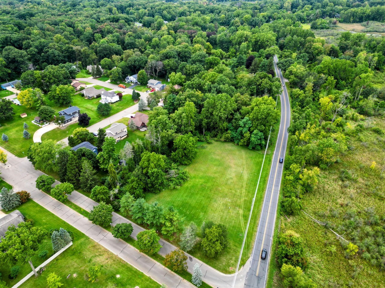 Photo 3 of Sale Pending at 5000 S Jackson Rd, Jackson, MI 49201 | MLS# 70547656 | Listing updated on 2026-09-21