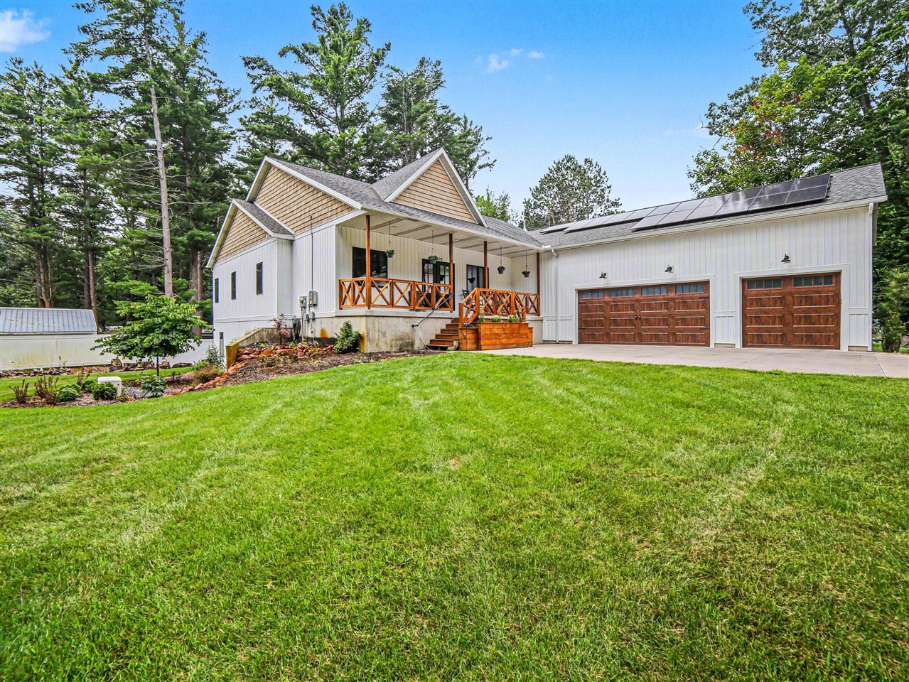 1st image of 629 Sands St, Pentwater, MI 49449 | MLS# 70547664