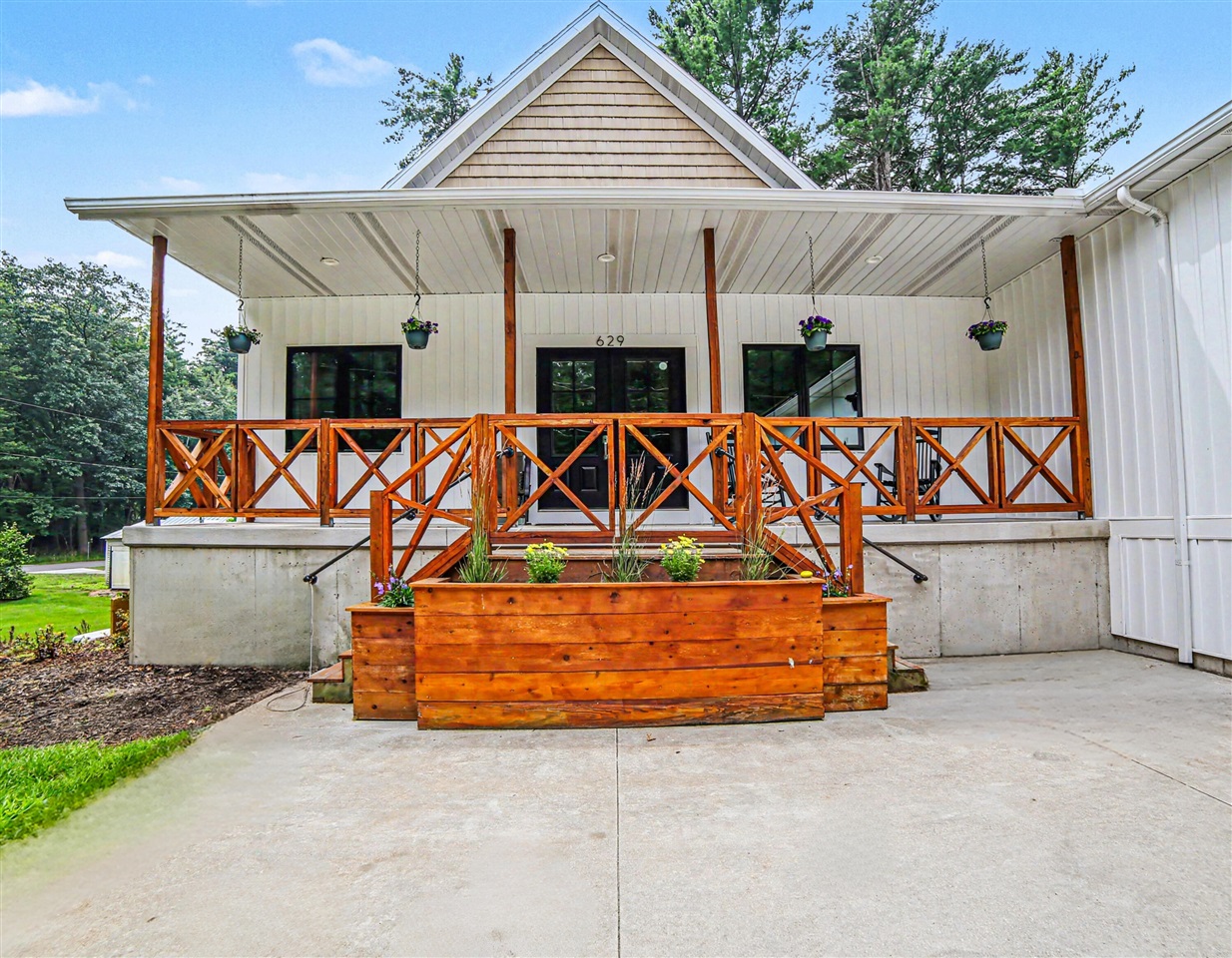 2nd image of 629 Sands St, Pentwater, MI 49449 | MLS# 70547664