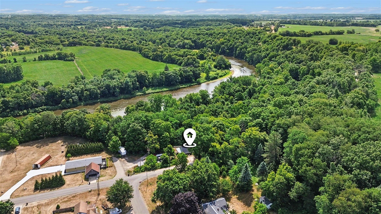 3rd image of 418 Irish St, Lyons, MI 48851 | MLS# 70547666