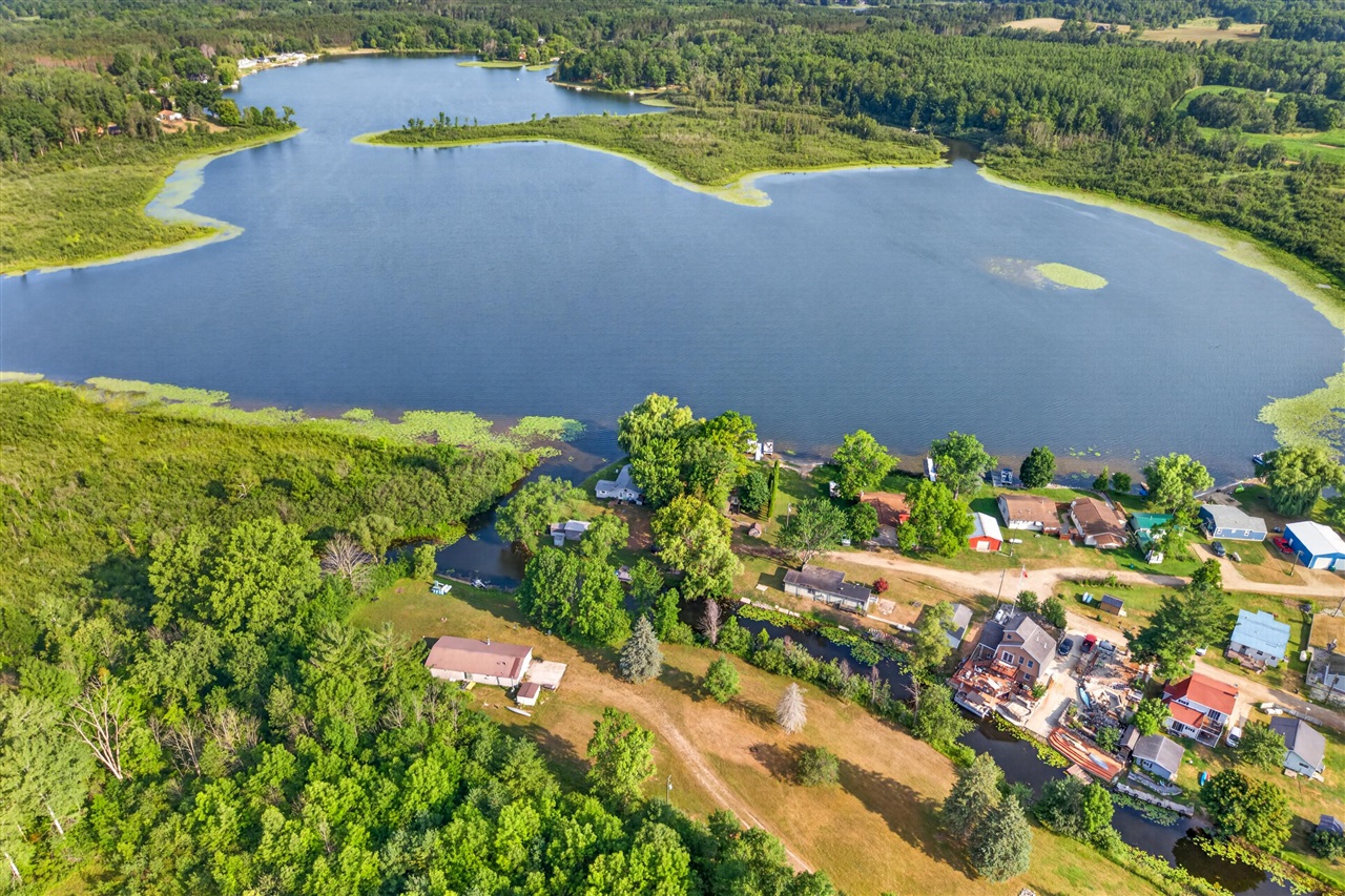 2nd image of 9582 N Shore Dr, Evart, MI 49631 | MLS# 70547688