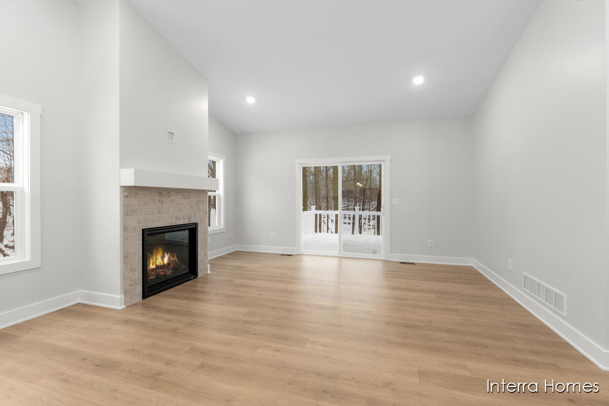 Listing Photo 4 - Condo for sale in building located at 2875 E Cobblestone Ct, Kentwood, MI 49512-6000 - Unit #48