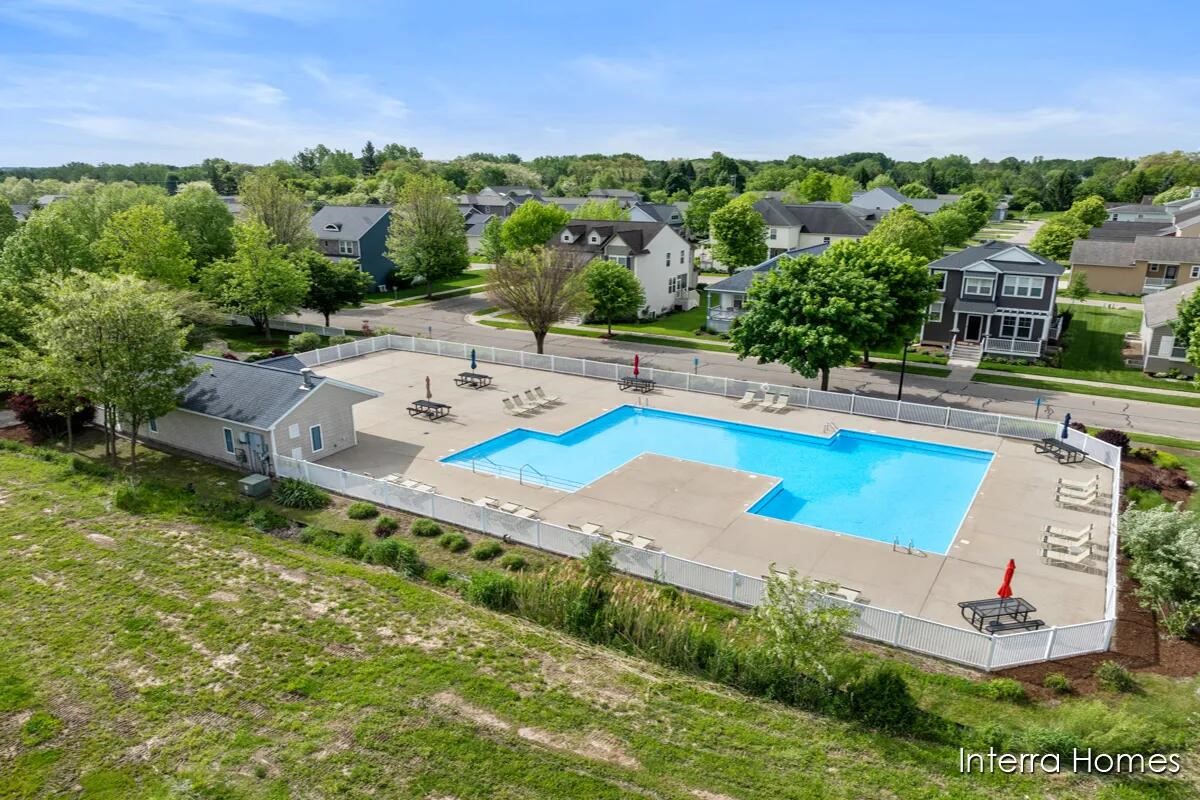 2nd image of 2877 E Cobblestone Ct, Grand Rapids, MI 49512