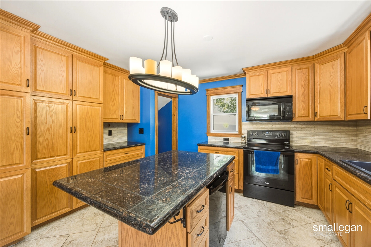 Photo 4 of Single family home for sale at 4005 Hendershot Ave, Grand Rapids, MI 49544 | MLS# 70547750 | Listing updated on 2026-09-16