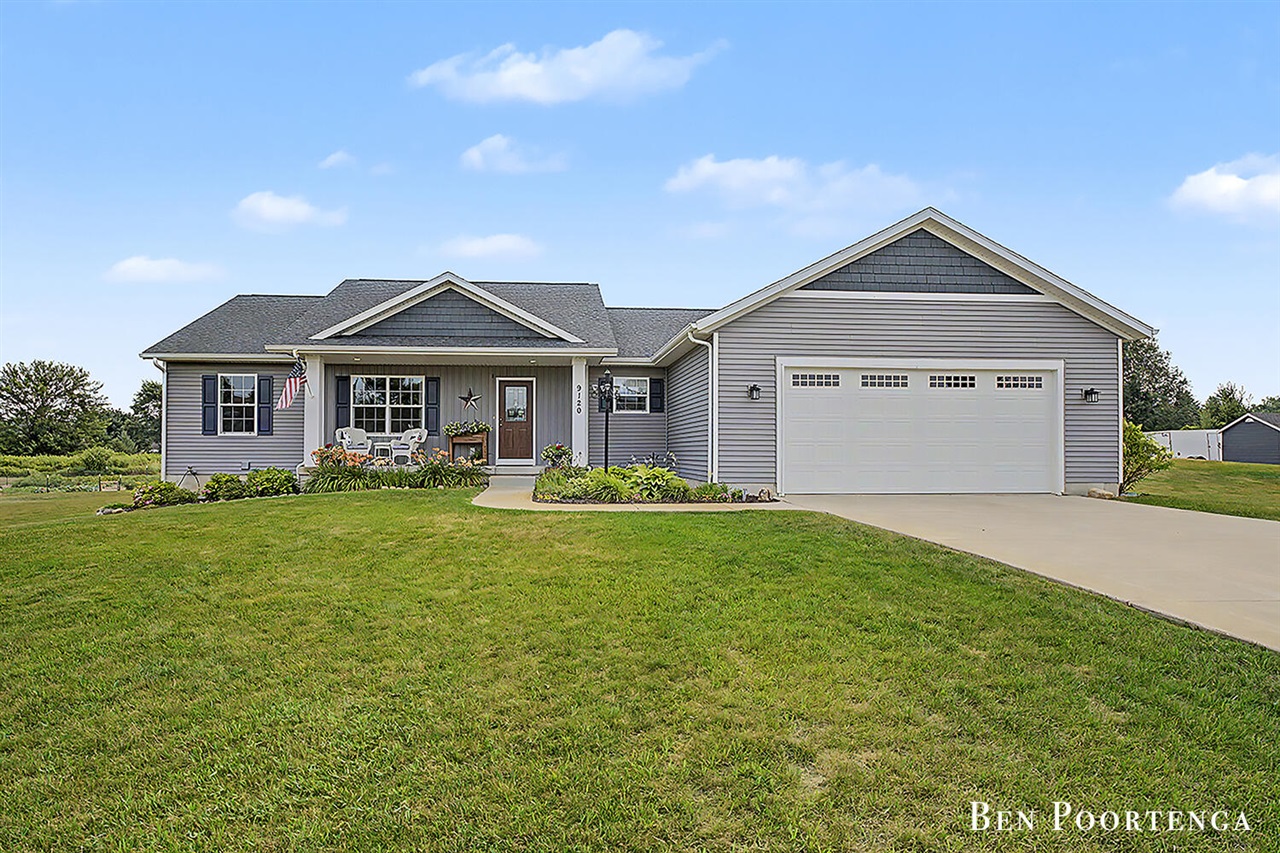 3rd image of 9120 Ne Wabasis Pointe Dr, Greenville, MI 48838 | MLS# 70547756