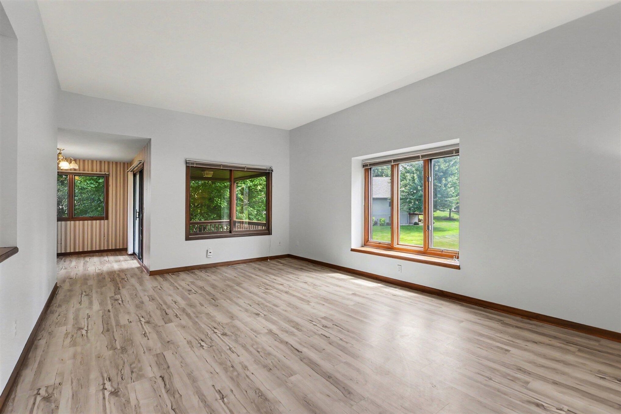 5th image of 217 Parkside Dr, Zeeland, MI 49464 | MLS# 70547780