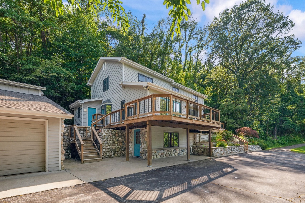 3rd image of 500 Tuttle Rd, Baroda, MI 49101 | MLS# 70547816