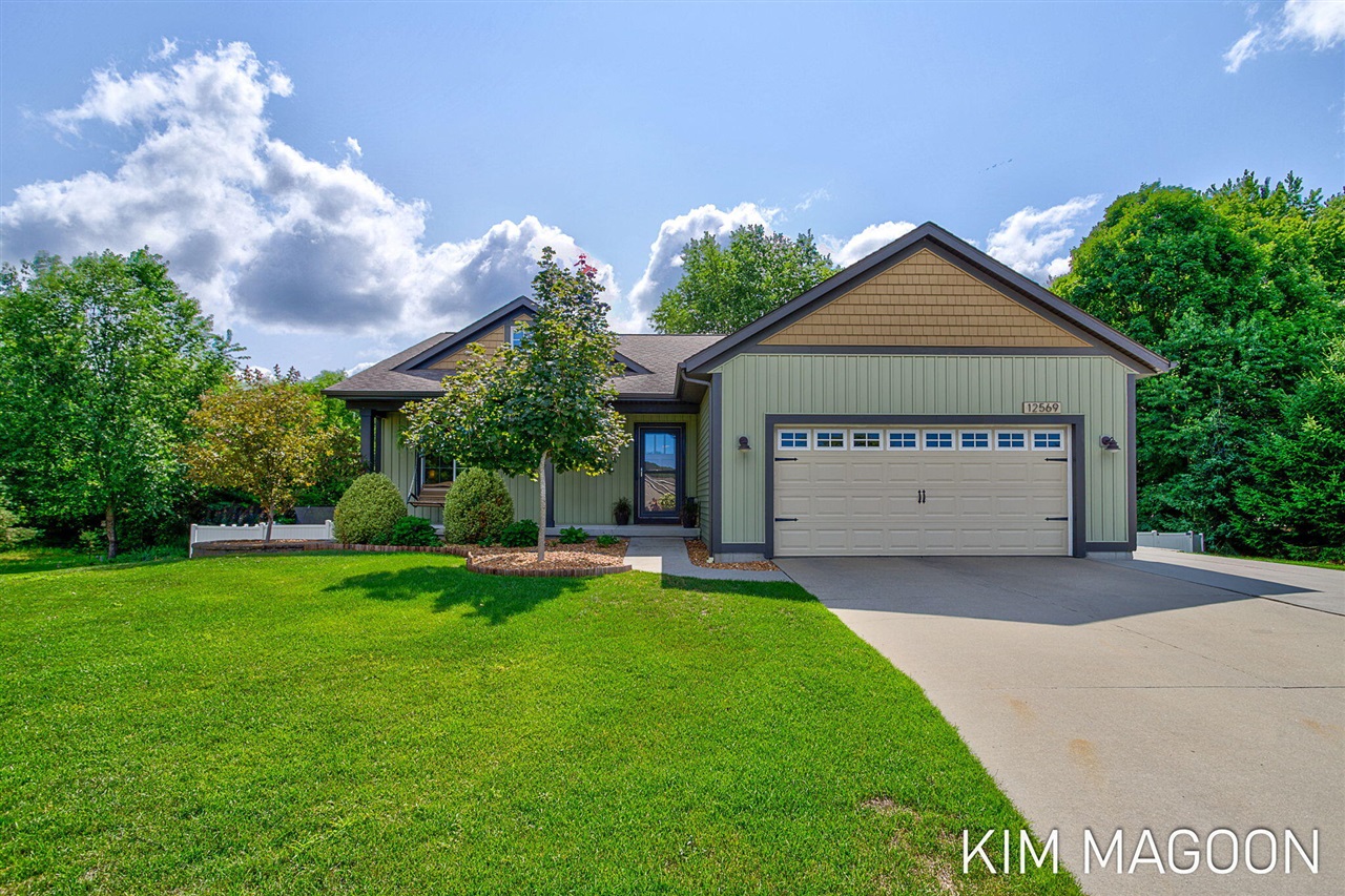 1st image of 12569 Canterbury Ct, Grand Haven, MI 49417 | MLS# 70547818