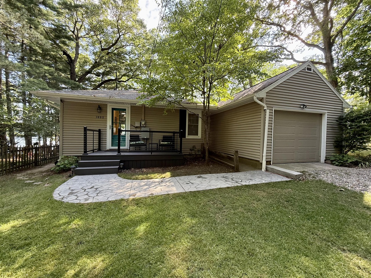 1st image of 1880 Hemlock Crest Dr, Quincy, MI 49082 | MLS# 70547835