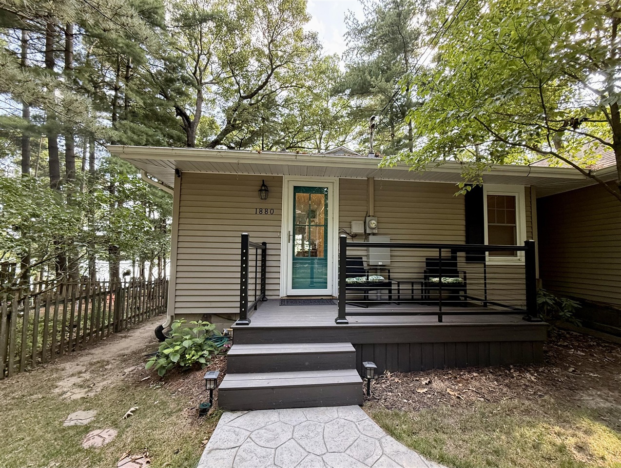 2nd image of 1880 Hemlock Crest Dr, Quincy, MI 49082 | MLS# 70547835