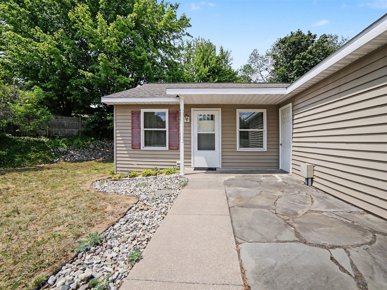 3rd image of 218 Devonwood Dr, Shelby, MI 49455 | MLS# 70547857