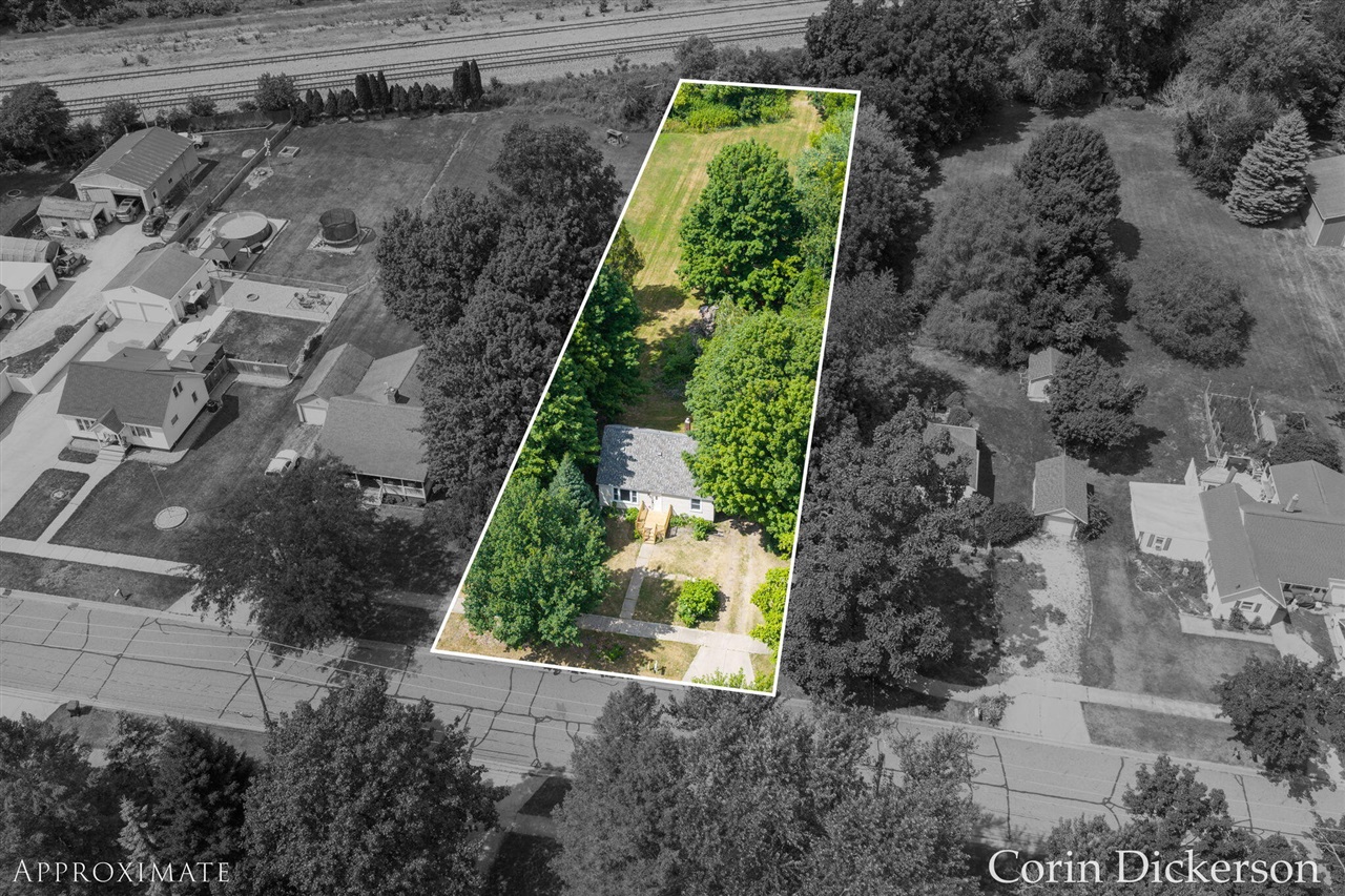 4th image of 457 Booth St, Grand Ledge, MI 48837 | MLS# 70547858