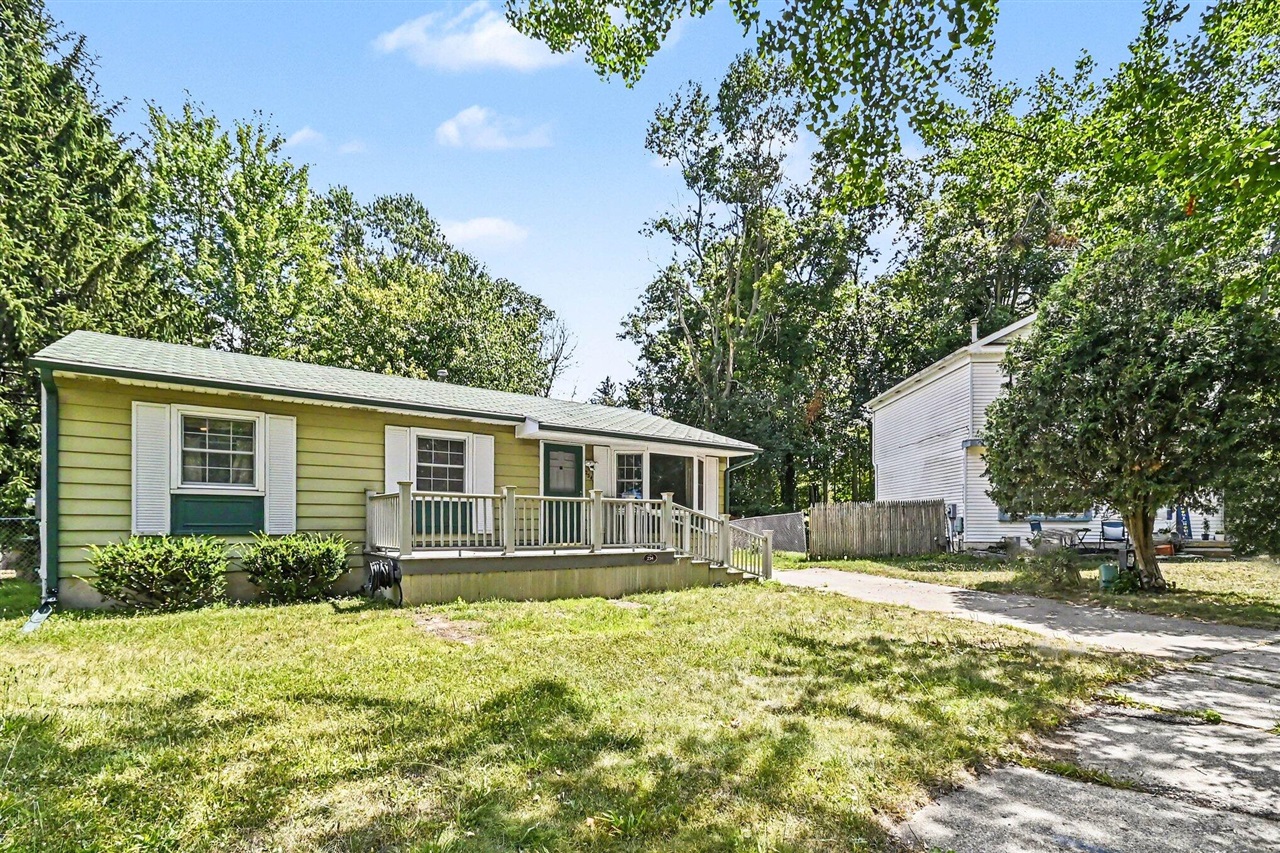 4th image of 234 Trinity Cir, Lansing, MI 48911 | MLS# 70547878
