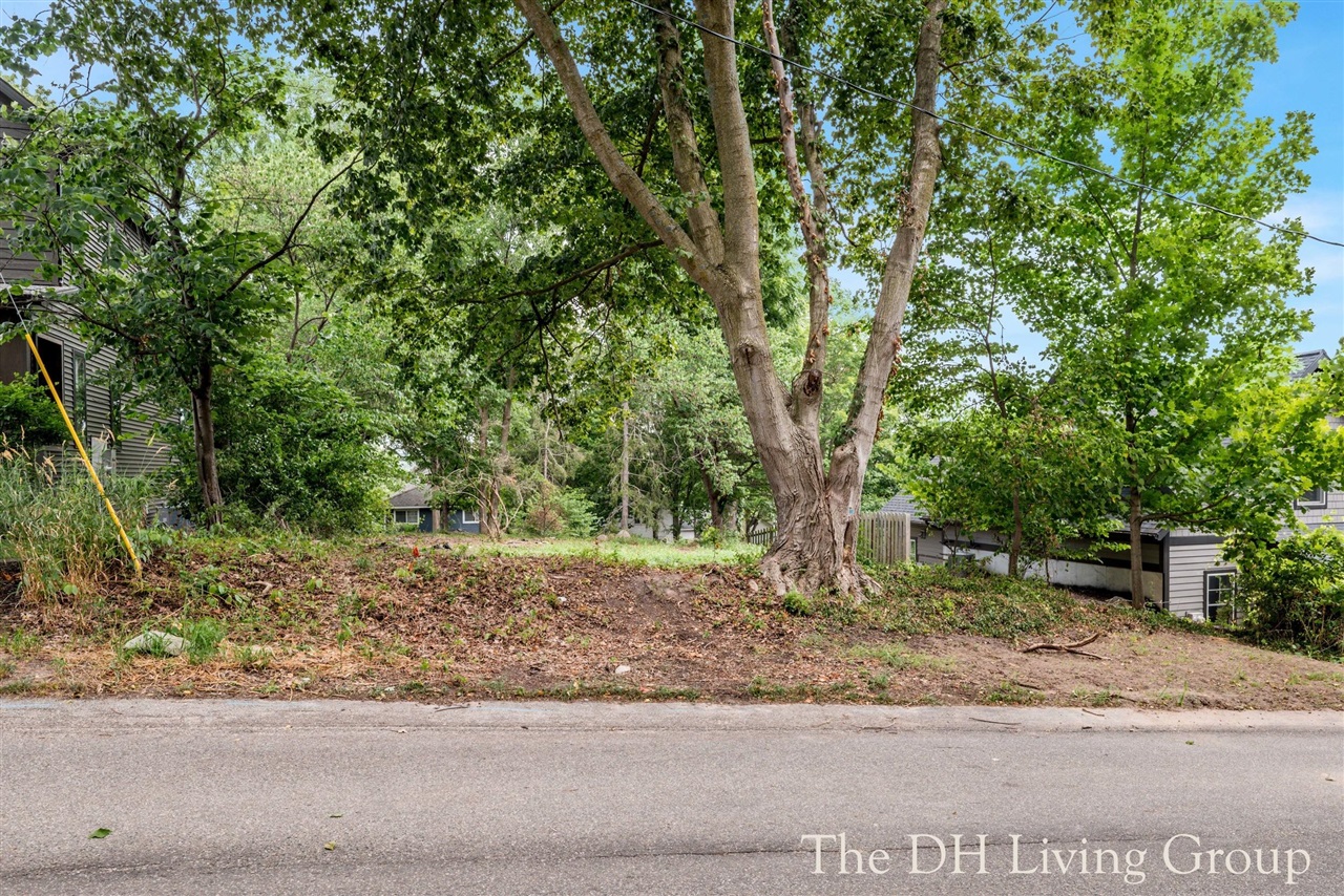 1st image of 7259 Bradfield St, Ada, MI 49301 | MLS# 70547882