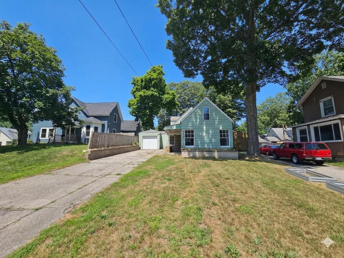 1st image of 303 Orchard St, Dowagiac, MI 49047 | MLS# 70547888