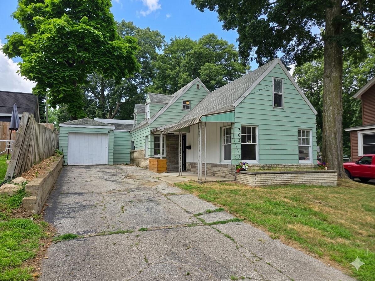 2nd image of 303 Orchard St, Dowagiac, MI 49047 | MLS# 70547888